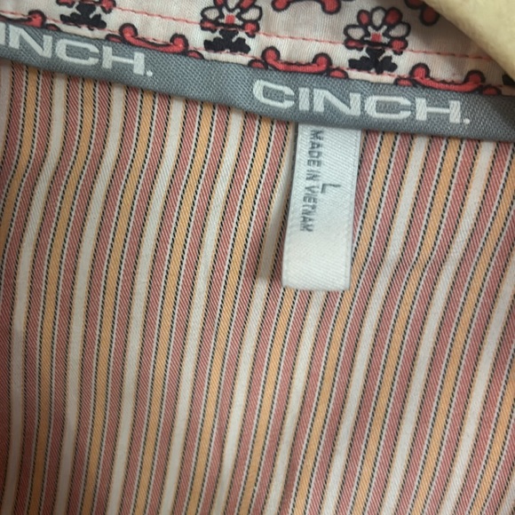 Cinch Button down - Picture 3 of 3